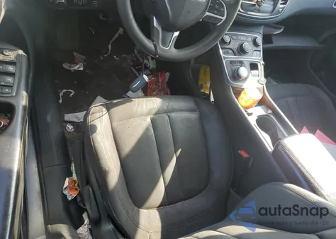 2015 Chrysler 200 Limited z USA, uszkodzony, nr VIN 1C3CCCAB4FN579953